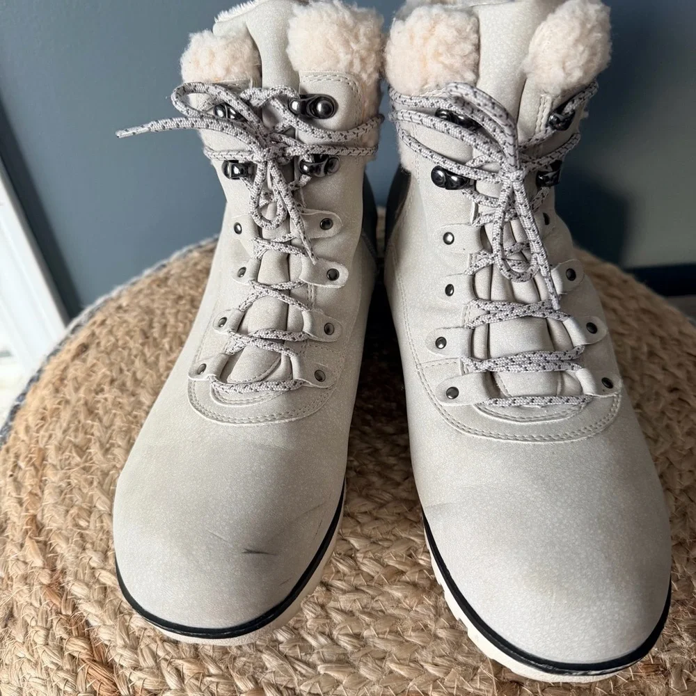 JBU Redrock Winter Cream Hiking Boots